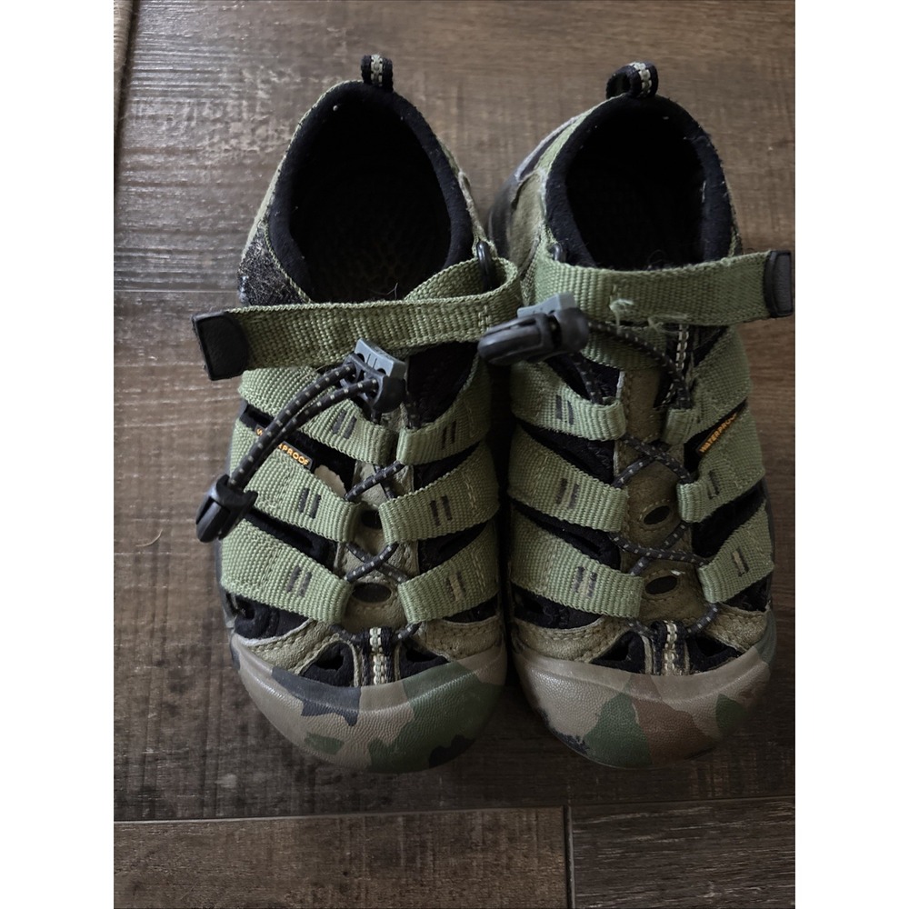 Keen Youth Boy Size 13 Newport H2 Brown Green Camo Closed Toe Fisherman Sandal